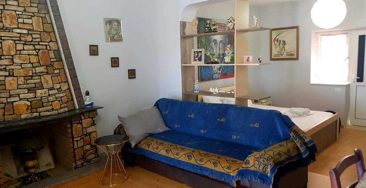Aira Apartment Himara Kültér fotó
